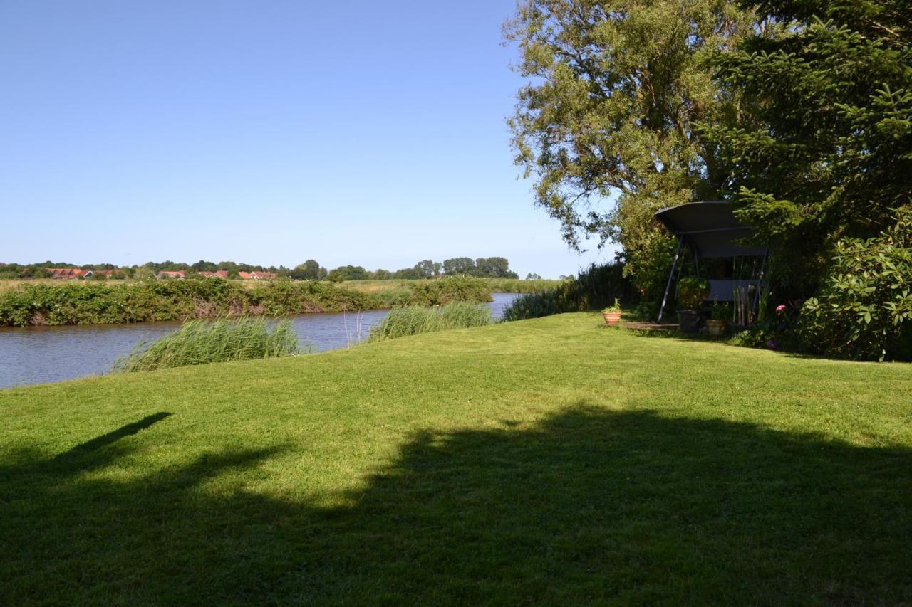 Ferienhaus Am Wasser Hinte Exterior photo